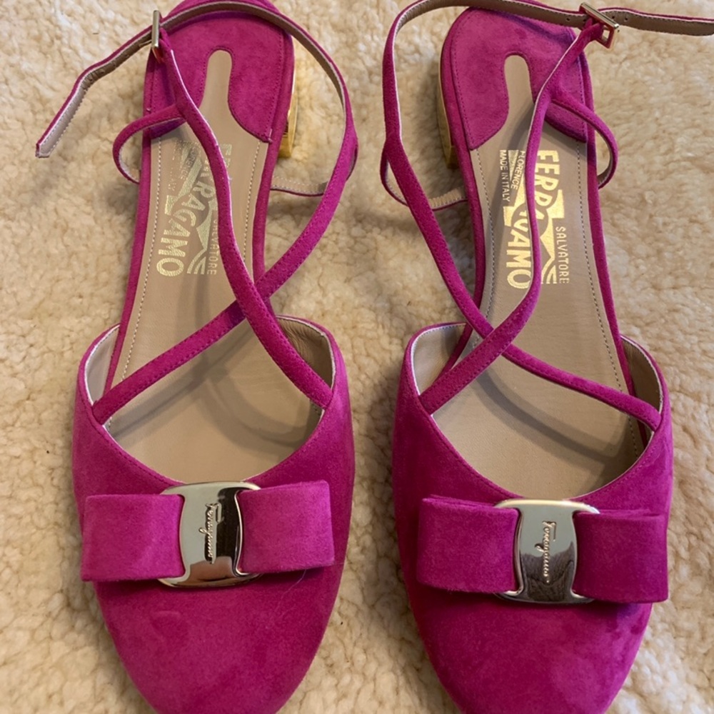 FERRAGAMO PINK SANDALS New never worn
